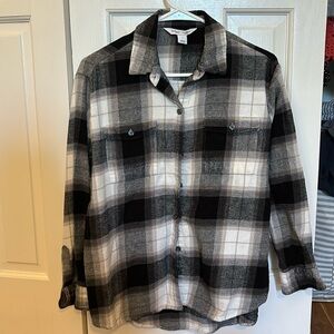 Oversized "The Boyfriend Shirt" black and white flannel